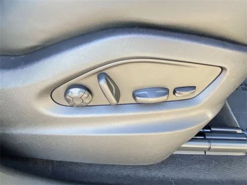 Used 2022 Porsche Cayenne S image 20