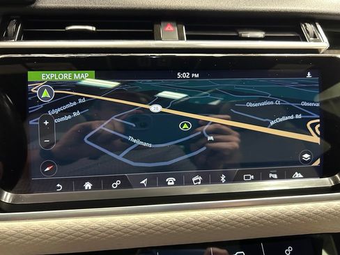 Used 2018 Land Rover Range Rover Velar R-Dynamic SE AWD/4WD image 18