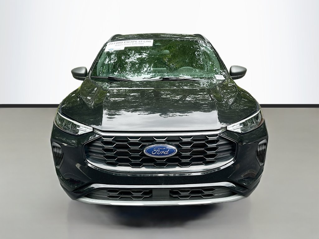 Used 2023 Ford Escape ST-Line AWD/4WD image 2