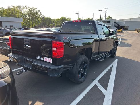 Used 2018 Chevrolet Silverado 1500 LT w/ Redline Edition image 4