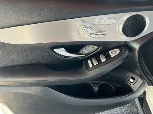 Used 2019 Mercedes-Benz GLC 300 w/ Premium Package image 24