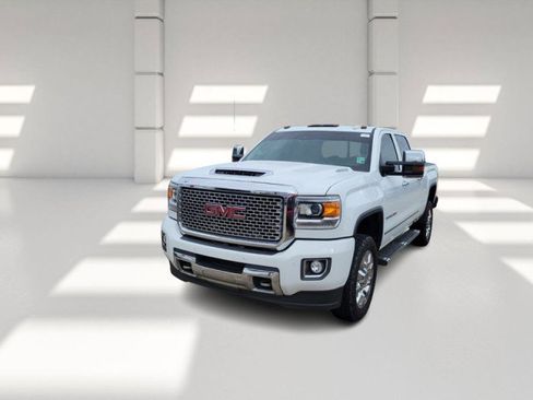 Used 2017 GMC Sierra 2500 Denali w/ Duramax Plus Package image 1