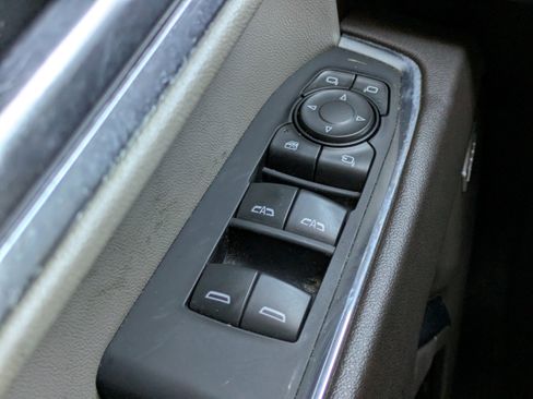 Used 2022 Chevrolet Silverado 1500 LTZ w/ LTZ Premium Package image 21