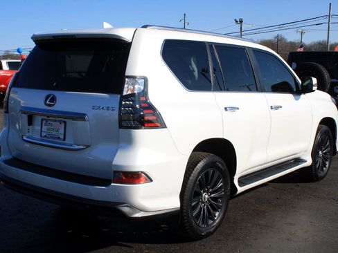 Used 2023 Lexus GX 460 Luxury w/ Sport Design Package image 4