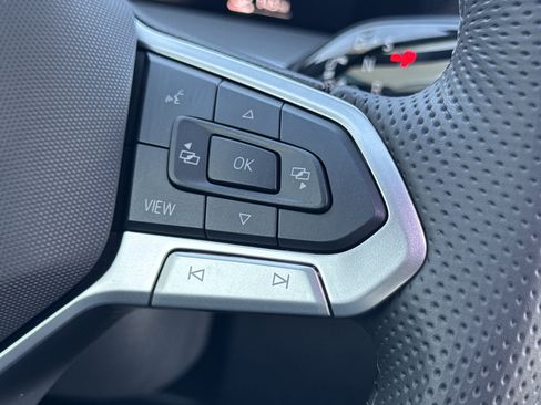New 2026 Volkswagen Tiguan SE R-Line FWD image 21