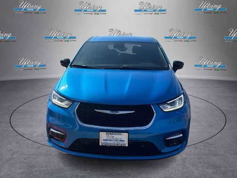 New 2026 Chrysler Pacifica Select image 8