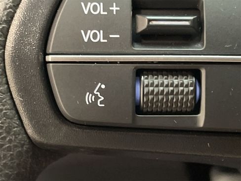 Used 2025 Honda Accord LX image 31