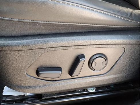 Used 2024 Kia Sorento S image 24