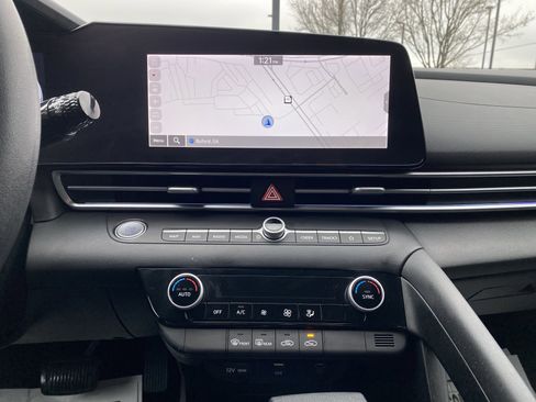 Used 2024 Hyundai Elantra SEL image 23