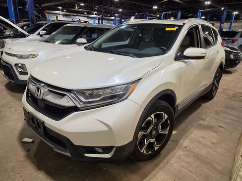 Used 2018 Honda CR-V Touring image 1