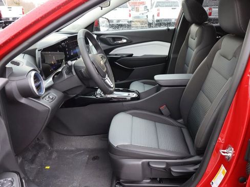New 2026 Chevrolet Trax LT w/ Sunroof Package FWD image 5