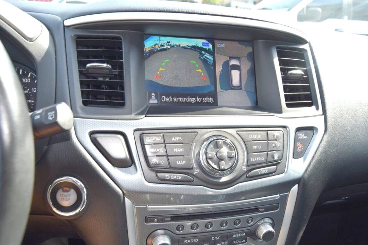 Used 2019 Nissan Pathfinder SL AWD/4WD image 26