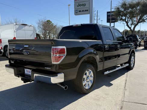 Used 2014 Ford F150 XLT w/ XLT Chrome Package image 5