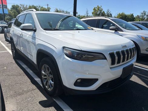 Used 2019 Jeep Cherokee Latitude Plus w/ Comfort/Convenience Group AWD/4WD image 1