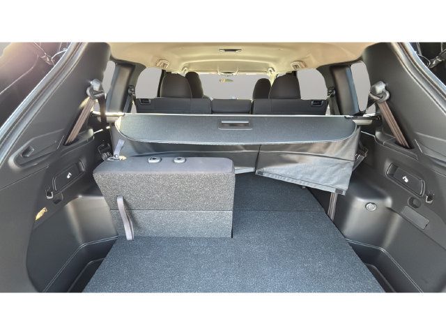 Used 2025 Mitsubishi Outlander ES FWD image 33