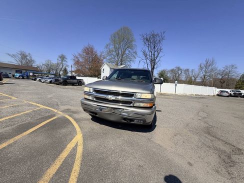 Used 2002 Chevrolet Tahoe LT AWD/4WD image 2