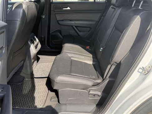 Used 2021 Volkswagen Atlas Cross Sport SE w/ V6 Towing Package image 24