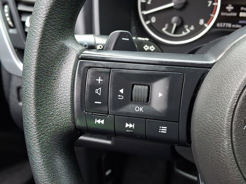 Used 2023 Nissan Rogue S AWD/4WD image 20