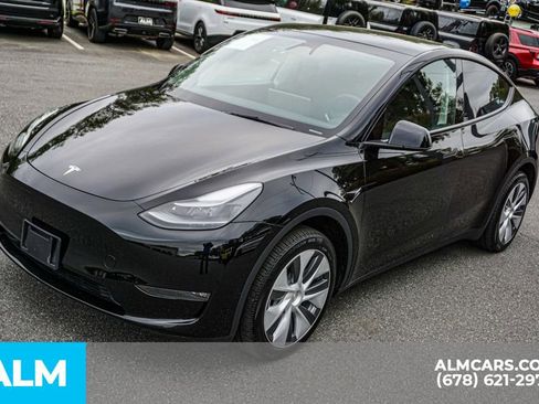 Used 2024 Tesla Model Y Long Range image 15