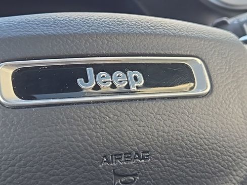 Used 2023 Jeep Grand Cherokee Altitude image 25