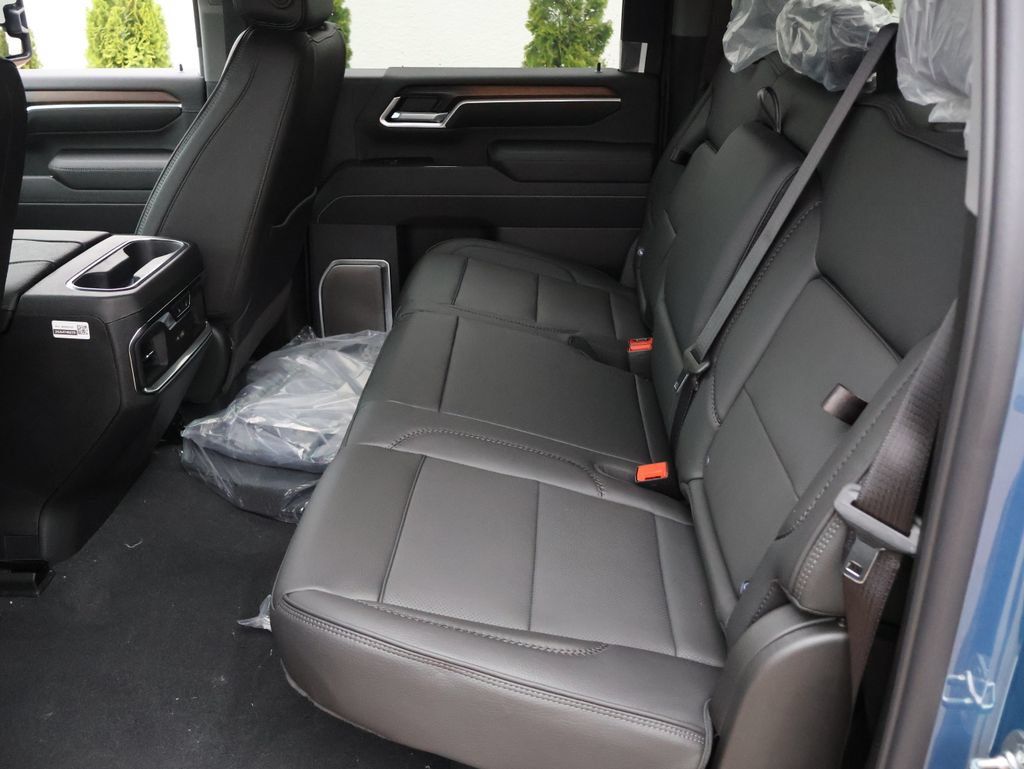 New 2026 GMC Sierra 2500 Denali w/ Denali Reserve Package AWD/4WD image 15