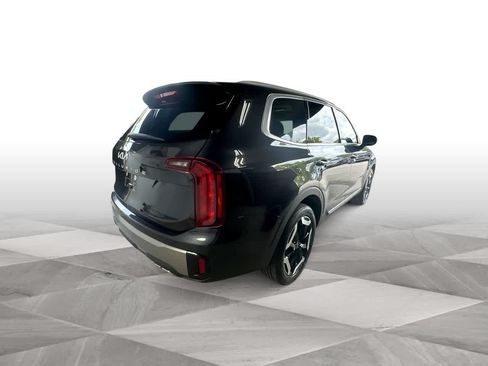 Used 2025 Kia Telluride S FWD image 8