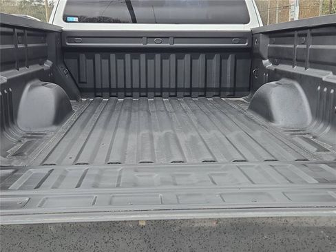 Used 2022 Chevrolet Colorado LT w/ Fleet Safety Package AWD/4WD image 19
