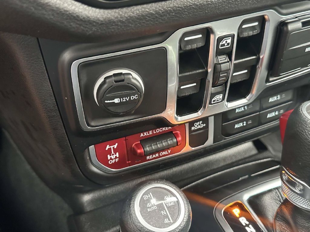 Used 2024 Jeep Wrangler Unlimited AWD/4WD image 32