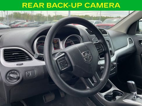 Used 2019 Dodge Journey SE FWD image 17
