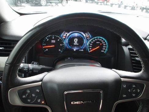 Used 2020 GMC Yukon Denali w/ Denali Ultimate Package image 33