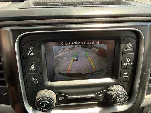 Used 2015 RAM 2500 Tradesman w/ Chrome Appearance Group AWD/4WD image 19