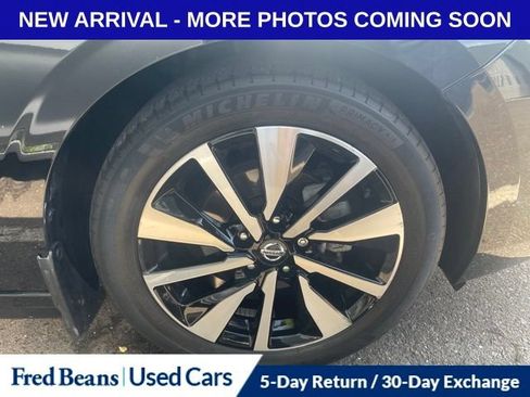 Used 2023 Nissan Sentra SV w/ SV Premium Package FWD image 13
