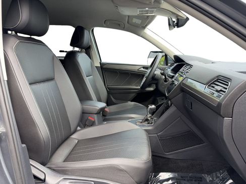 Used 2023 Volkswagen Tiguan SE FWD image 23