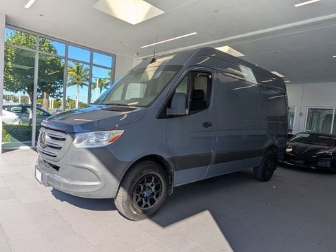 Used 2019 Mercedes-Benz Sprinter 144 image 3