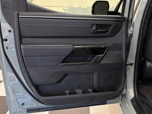 Used 2026 Toyota Tundra Limited AWD/4WD image 18