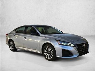 Used 2024 Nissan Altima 2.5 SV video 3