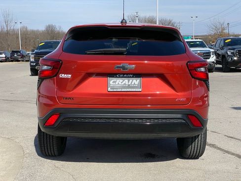 Used 2024 Chevrolet Trax RS w/ Driver Confidence Package image 6