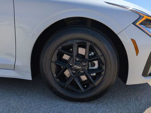 Used 2025 Kia K5 LXS image 10