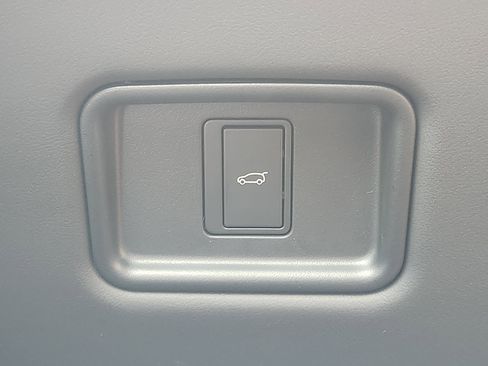 New 2026 Land Rover Range Rover Long Wheelbase SE image 21