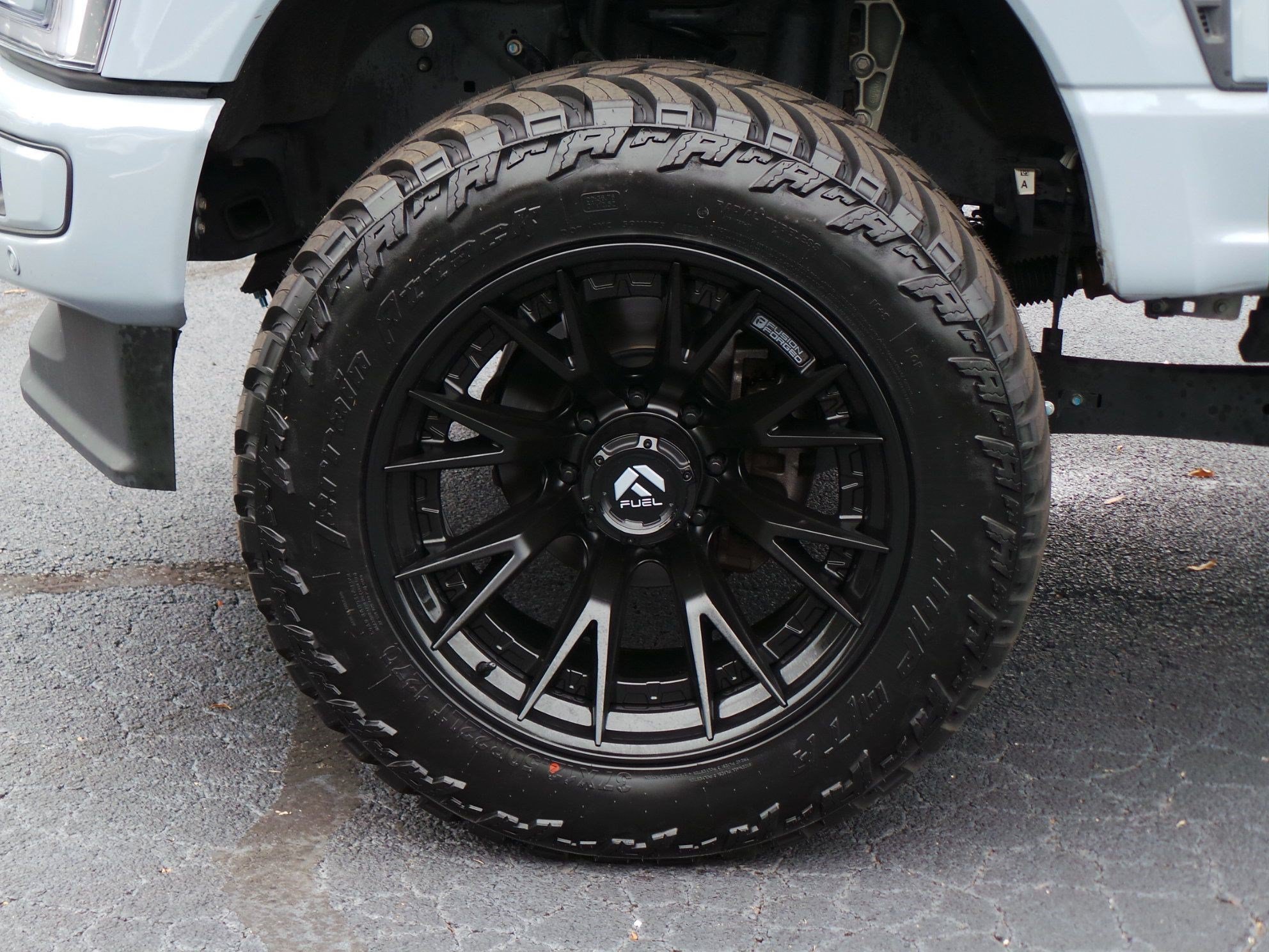 Used 2024 Ford F250 Platinum w/ FX4 Off-Road Package AWD/4WD image 7