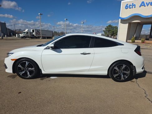 Used 2017 Honda Civic Touring image 8