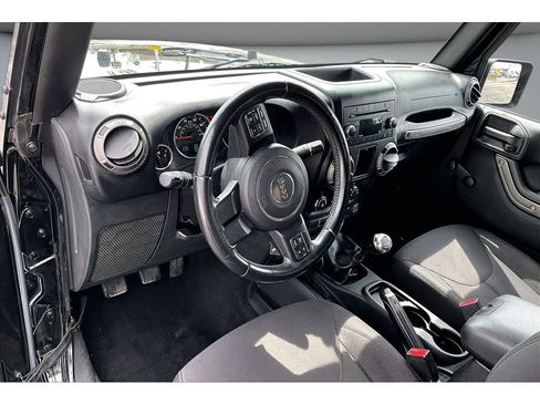Used 2015 Jeep Wrangler Unlimited Sport w/ Max Tow Package AWD/4WD image 15