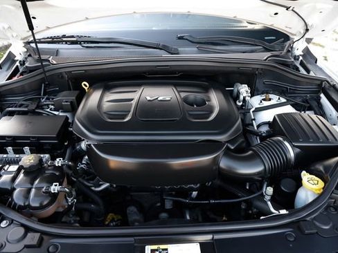 Used 2017 Jeep Grand Cherokee Overland w/ Jeep Active Safety Group image 23