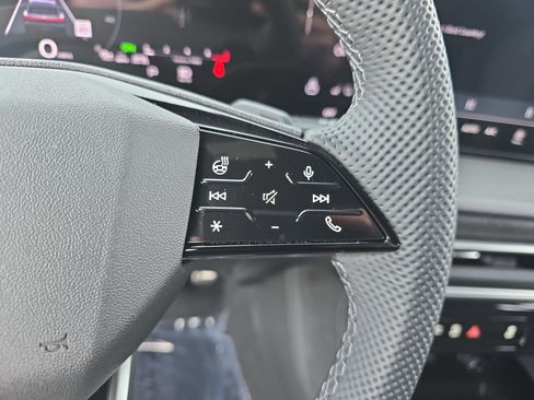 Used 2025 Audi SQ5 Premium Plus image 18