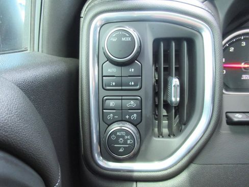 Used 2022 Chevrolet Silverado 1500 High Country w/ Technology Package AWD/4WD image 22