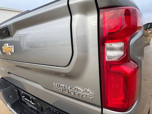 Used 2024 Chevrolet Silverado 1500 High Country w/ Technology Package image 33