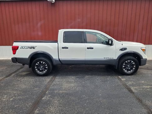 Used 2017 Nissan Titan PRO-4X AWD/4WD image 9