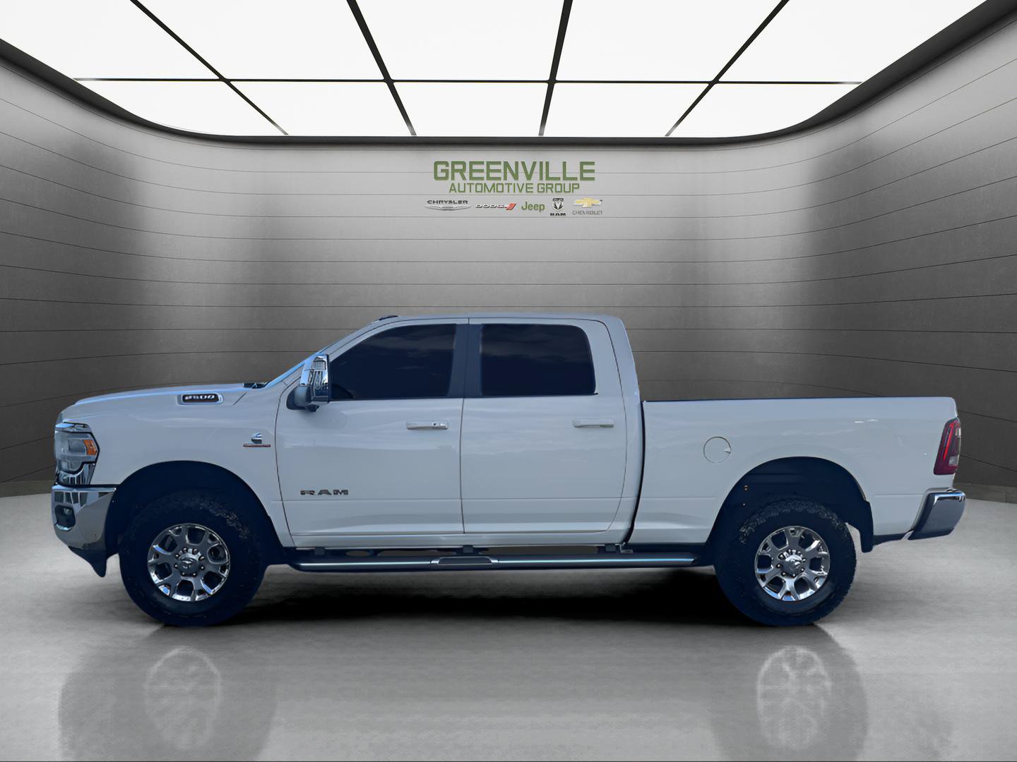 Used 2023 RAM 2500 Laramie AWD/4WD image 3