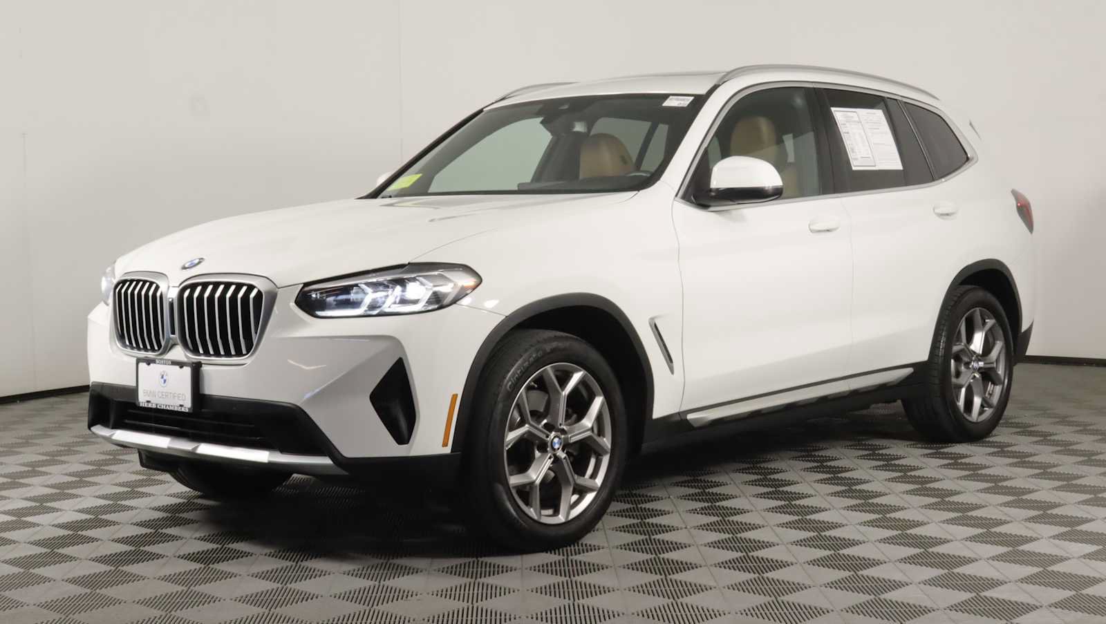 Used 2024 BMW X3 xDrive30i w/ Premium Package AWD/4WD image 3