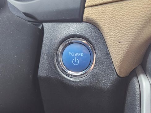 Used 2021 Toyota RAV4 Limited image 10